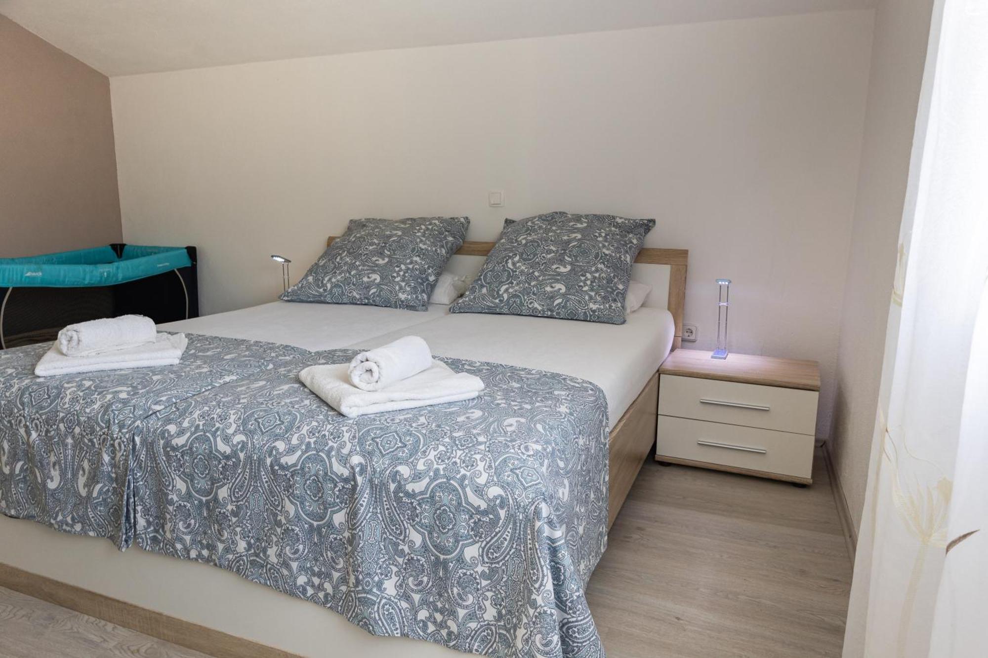 Apartments Anita Kruševo Екстериор снимка