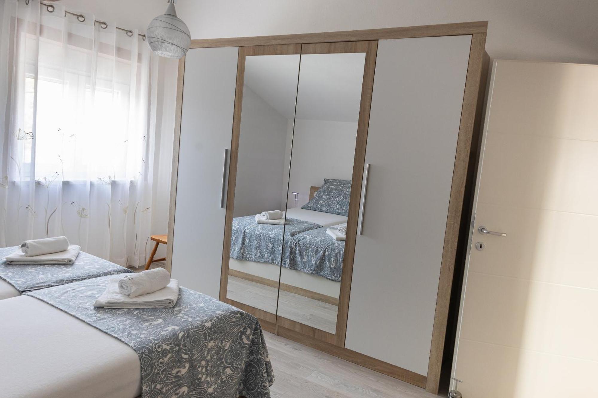 Apartments Anita Kruševo Екстериор снимка